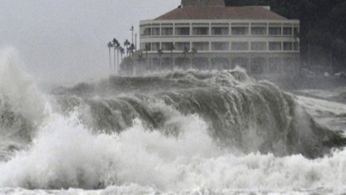 Krosa tayfunu Japonya'yı vurdu: 3 ölü, 50 yaralı