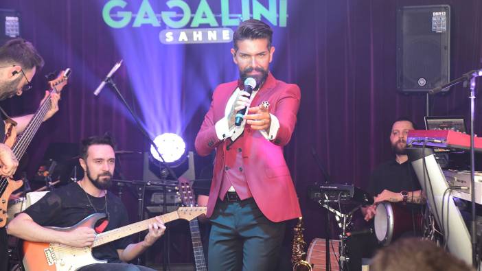 Ünlü oyuncular Mehmet Çevik’in şarkılarıyla eğlendi