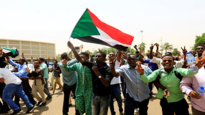 Sudan'da 'Anayasal Bildiri' imzaları atıldı