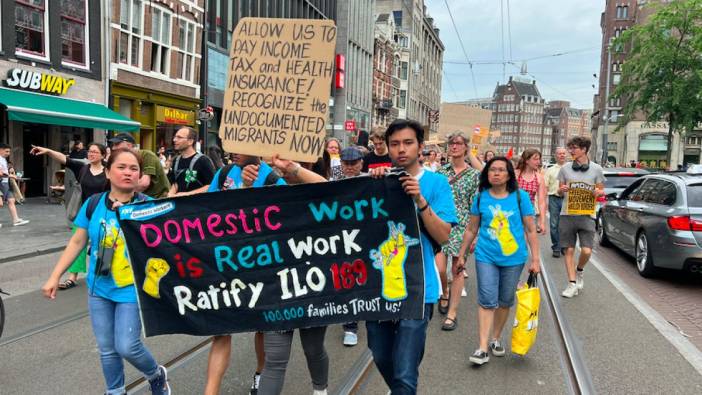 Hollanda'da sığınmacılara destek gösterisi düzenlendi