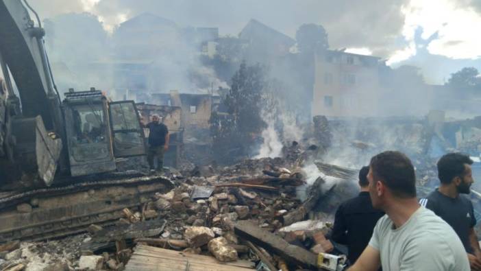 Erzurum'da korkutan yangın: Evler küle döndü!