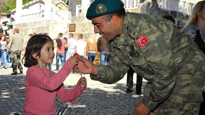 Türk askerinden Kosova'ya eğitim desteği