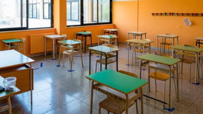 Bir öğretmen 24 yılın 20’sinde okula gitmedi! Görevden alındı