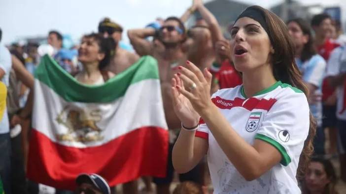 İran'da devrim niteliğinde karar: Kadınların stadyuma girmesine izin verildi