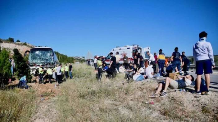 Eskişehir'de yolcu otobüsü şarampole devrildi: 35 yaralı
