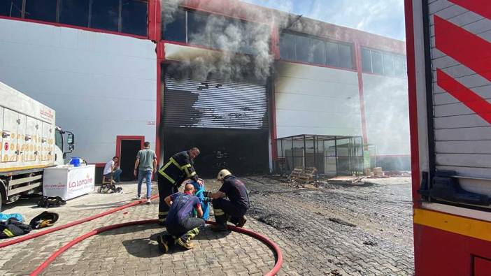 Diyarbakır'da gıda imalathanesinde yangın çıktı
