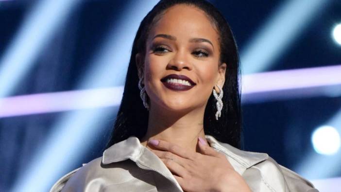 Rihanna hiçbir şey yapmadan rekorun sahibi oldu