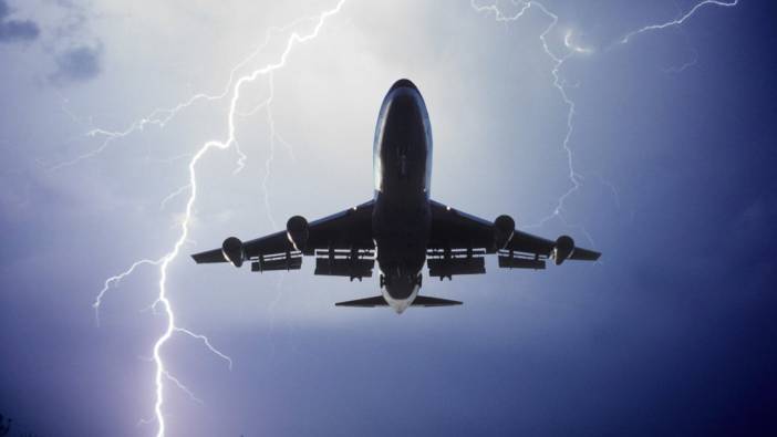 ABD'de fırtına nedeniyle 1700'den fazla uçuş iptal edildi