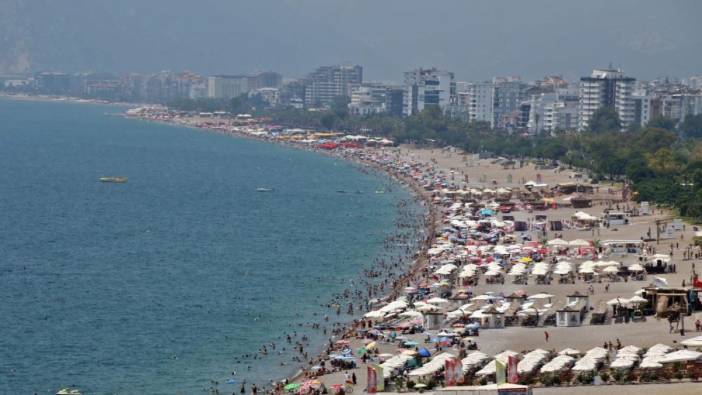 Antalya'ya bayramda tatilci yağdı: İşte o sayı!