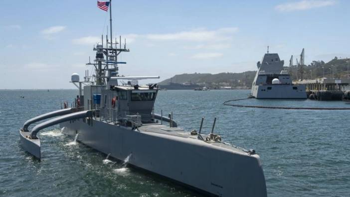 ABD donanması, Basra Körfezi'nde bir gemiye el koydu