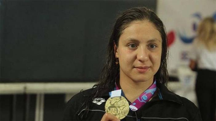Gençler Avrupa Şampiyonası'nda milli yüzücü Merve Tuncel gümüş madalya kazandı!