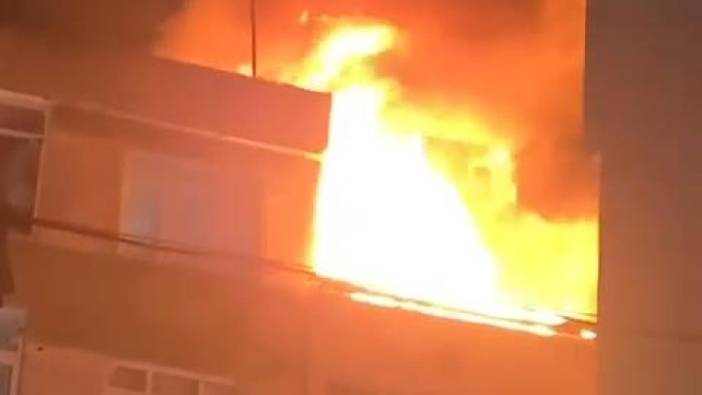 Esenler'de 5 katlı binanın çatısı alev alev yandı