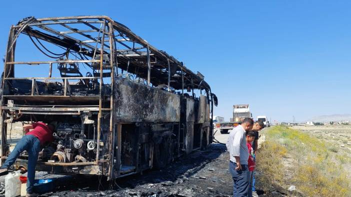 İran plakalı yolcu otobüsü alev alev yandı