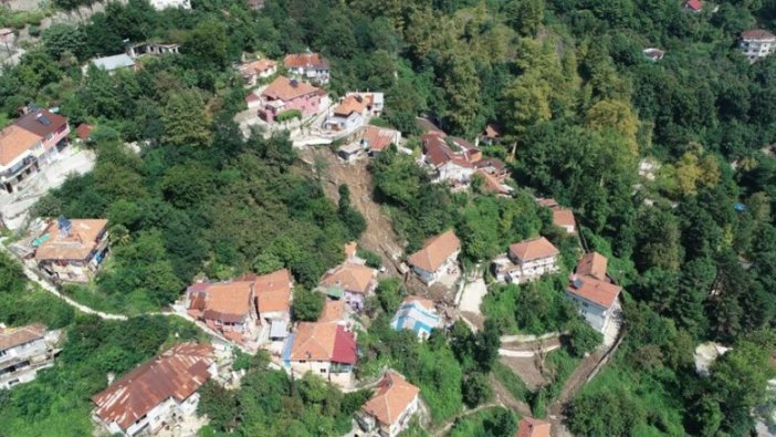 Zonguldak'ta heyelan: 6 ev çöktü