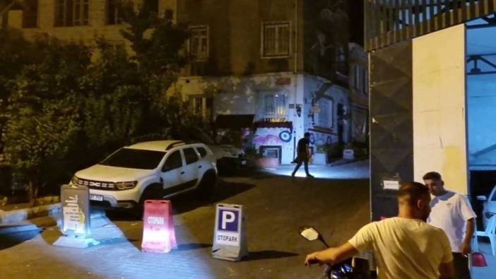 Beyoğlu'nda iki grup arasında silahlı kavga: Yaralılar var