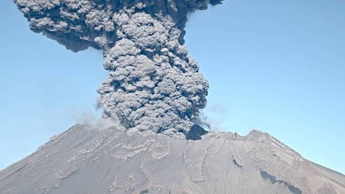 Peru'daki Ubinas Yanardağı'nda 2 patlama