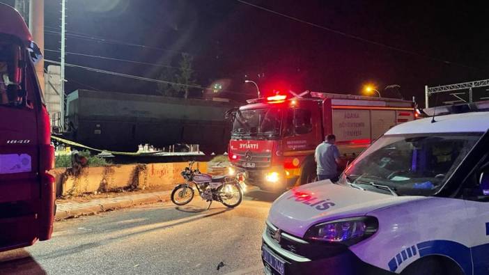 Adana'da yük treninin çarptığı kişi öldü