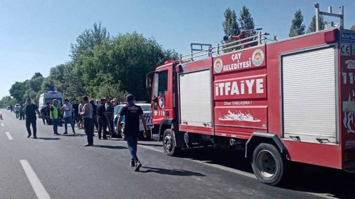 Afyonkarahisar'da  minibüs devrildi: 3 tarım işçisi öldü, 11 kişi yaralandı