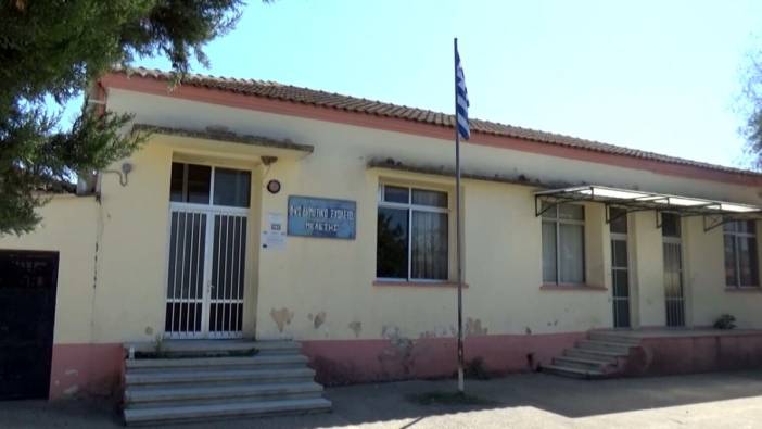 Yunanistan'ın "Türk okullarını" kapatma girişimi tepkiyle karşılandı