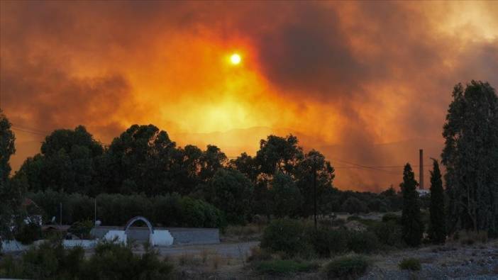 Yunanistan'daki orman yangın hala devam ederken ölü sayısı 4'e yükseldi!
