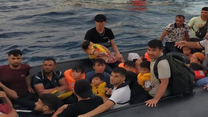 İzmir'de 54 düzensiz göçmen yakalandı