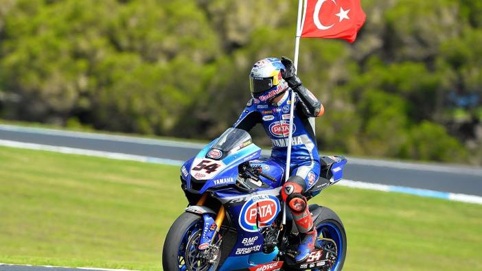 Milli motosikletçi Toprak Razgatlıoğlu, Çekya'daki ilk yarışta ikinci oldu