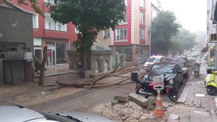 Edirne'yi fırtına vurdu: Şehir su altında kaldı