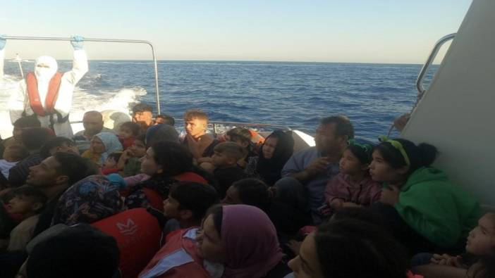 Yunanlıların ölüme terk ettiği 62 kaçak göçmen kurtarıldı