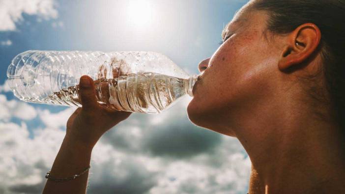 Günde, her 1 kilo için 30 mililitre su içmeliyiz