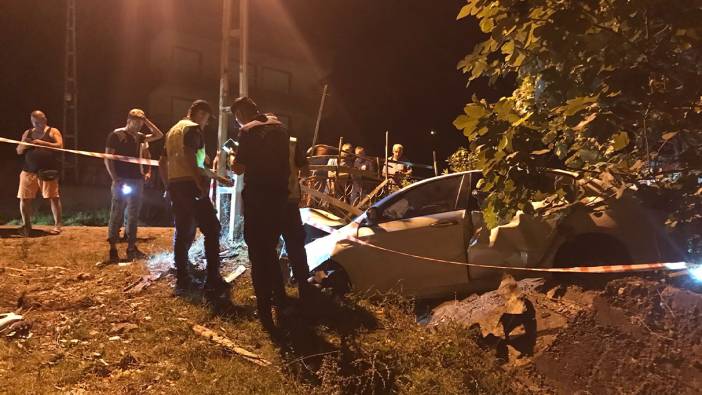 Türkeli'de otomobil duvara çarptı: 1 yaralı