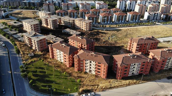 Eskişehir'de atıl duran binalar vatandaşı isyan ettirdi: Korkuyoruz