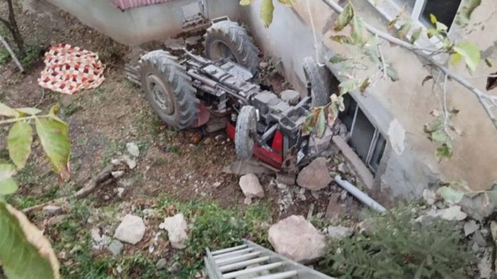 Bahçeye devrilen traktördeki 2 kişi öldü