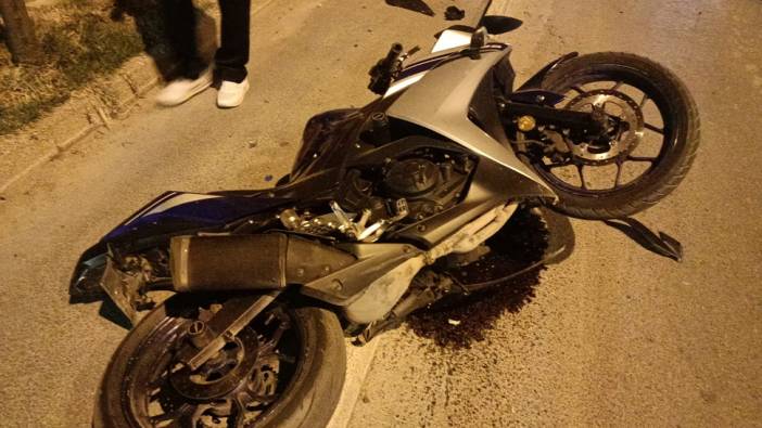 İki motosiklet kafa kafaya çarpışıp parçalandı: 4 yaralı