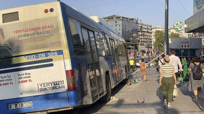Ankara'da EGO otobüsü direğe çarptı: 1 yaralı