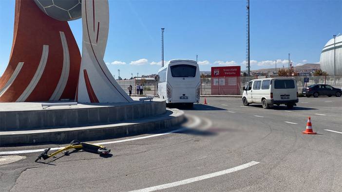 Sivas’ta scooter'lu çocuk ile minibüs çarpıştı: 1 ölü