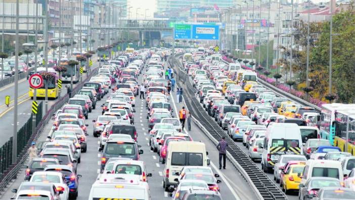 İstanbullular dikkat, Zafer Bayramı kutlamaları nedeniyle pazar günü hangi yollar trafiğe kapalı