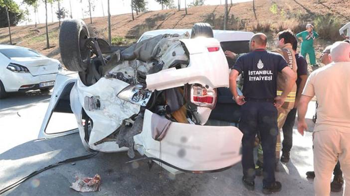 Bağcılar'da 6 aracın karıştığı trafik kazası: 1'i ağır 3 yaralı