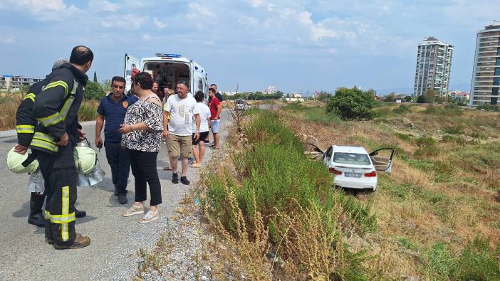 Manisa'da otomobil yol kenarındaki araziye uçtu: 2'si çocuk 3 yaralı