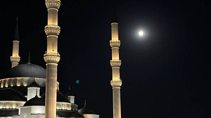 Ankara’da “Süper Ay” geceyi aydınlattı