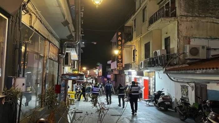 Polis ekiplerinden Kuşadası Barlar Sokağı'na baskın 4