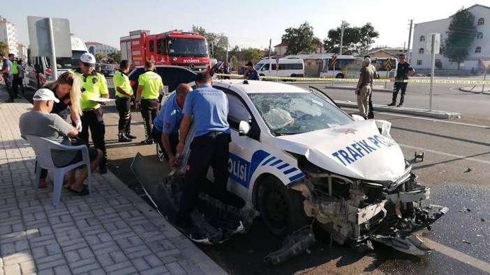 Karaman'da polis aracı kaza yaptı: 3 yaralı