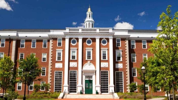 ABD'nin prestijli üniversitesi Harvard Filistin konusunda baskılara direniyor