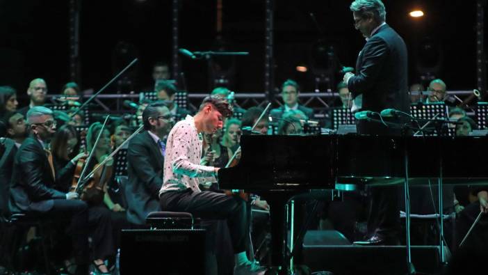 "Dünya'nın en hızlı piyanisti" konseri yoğun ilgiyle karşılandı