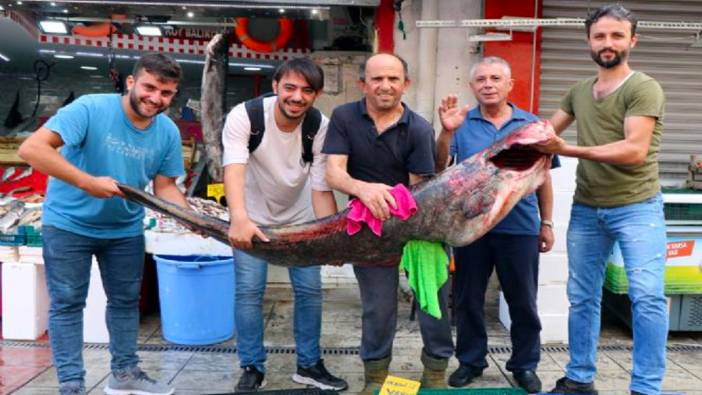 Samsun'da 94 kilogramlık yayın balığı satışa çıkarıldı