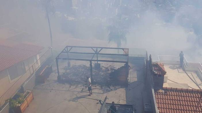 Antalya'da otluk alanda yangın çıktı! Milyon dolarlık villalara sıçradı