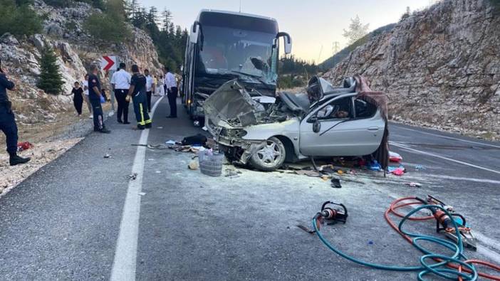 Antalya'da otobüsle otomobil çarpıştı: 1 ölü