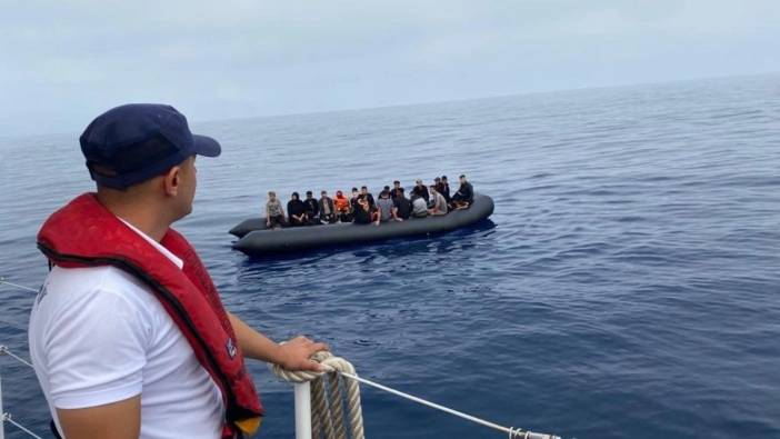 Kuşadası açıklarında 53 düzensiz göçmen kurtarıldı