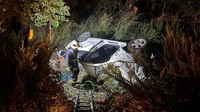 Antalya'da şarampole uçan otomobildeki 2 kişi hayatını kaybetti
