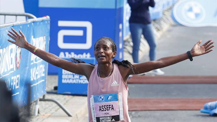 Etiyopyalı atlet Assefa, Berlin Maratonu'nda kadınlar dünya rekorunu kırdı