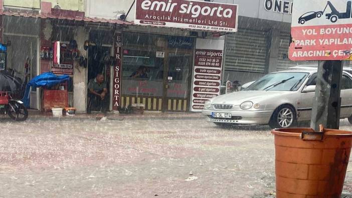 Osmaniye’de kuvvetli yağış hayatı felç eti